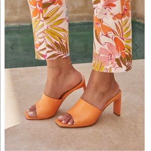 JUSTFAB KIERAN MULE HEELED SANDALS. Size 8